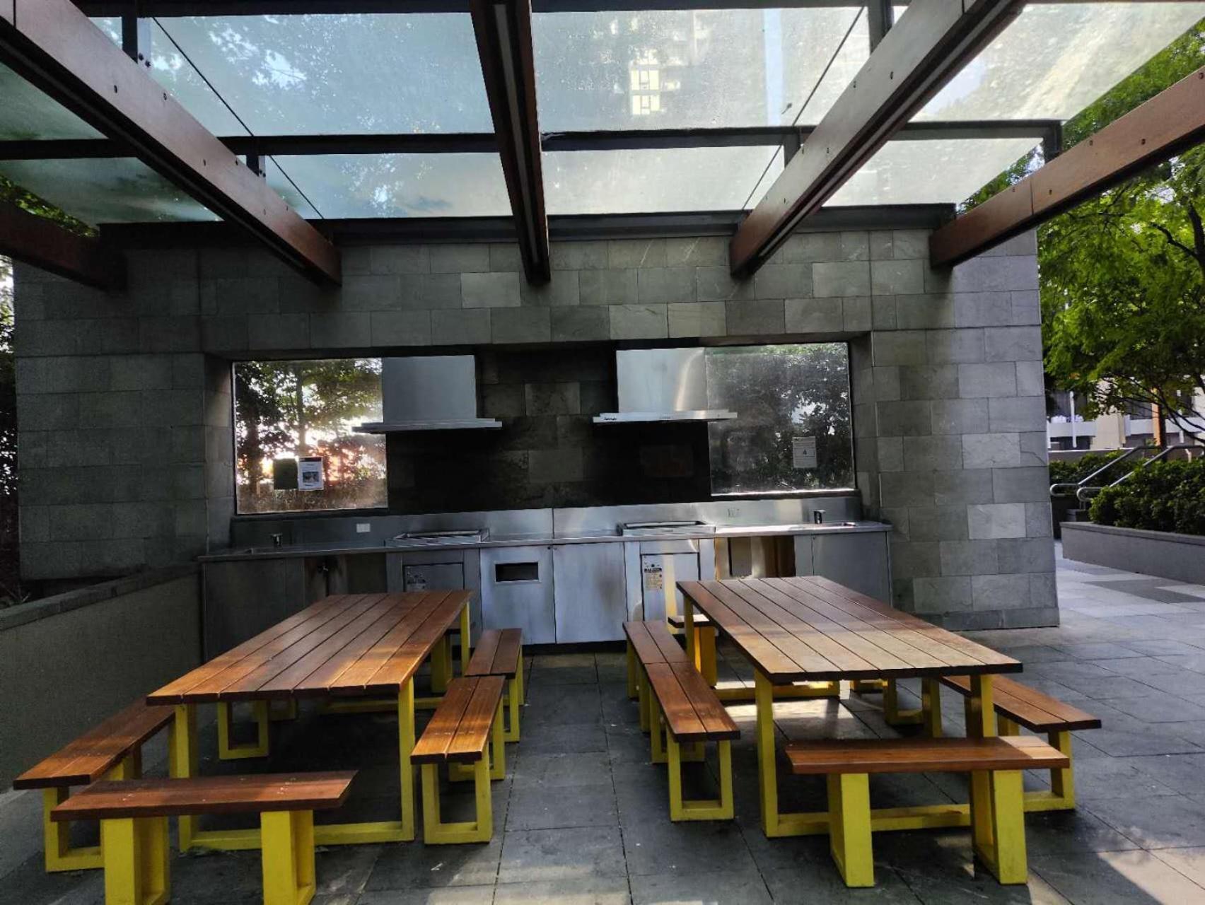 Top-floor Luxury 1b1b L44 With Spectacular Views * Melbourne