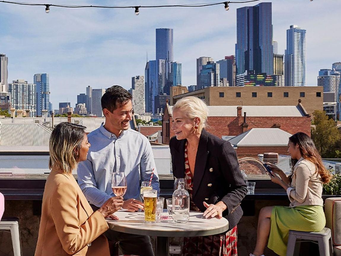 702 Lovely Budget Super Cosy Heart Cbd Melbourne