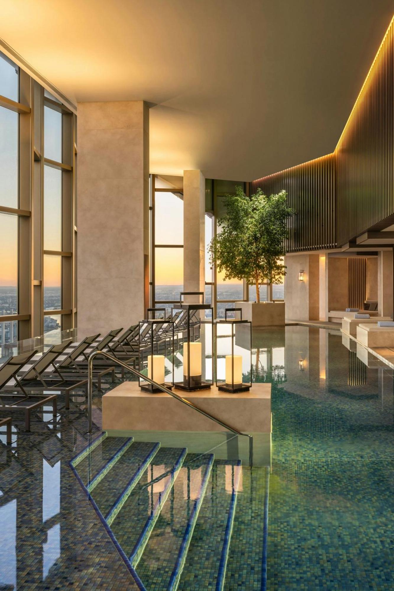 Hotel The Ritz-carlton, 5*