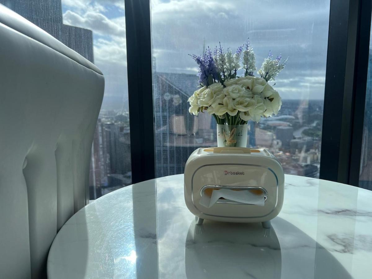 Sky-high Cozy In Melb Cbd! Apartment