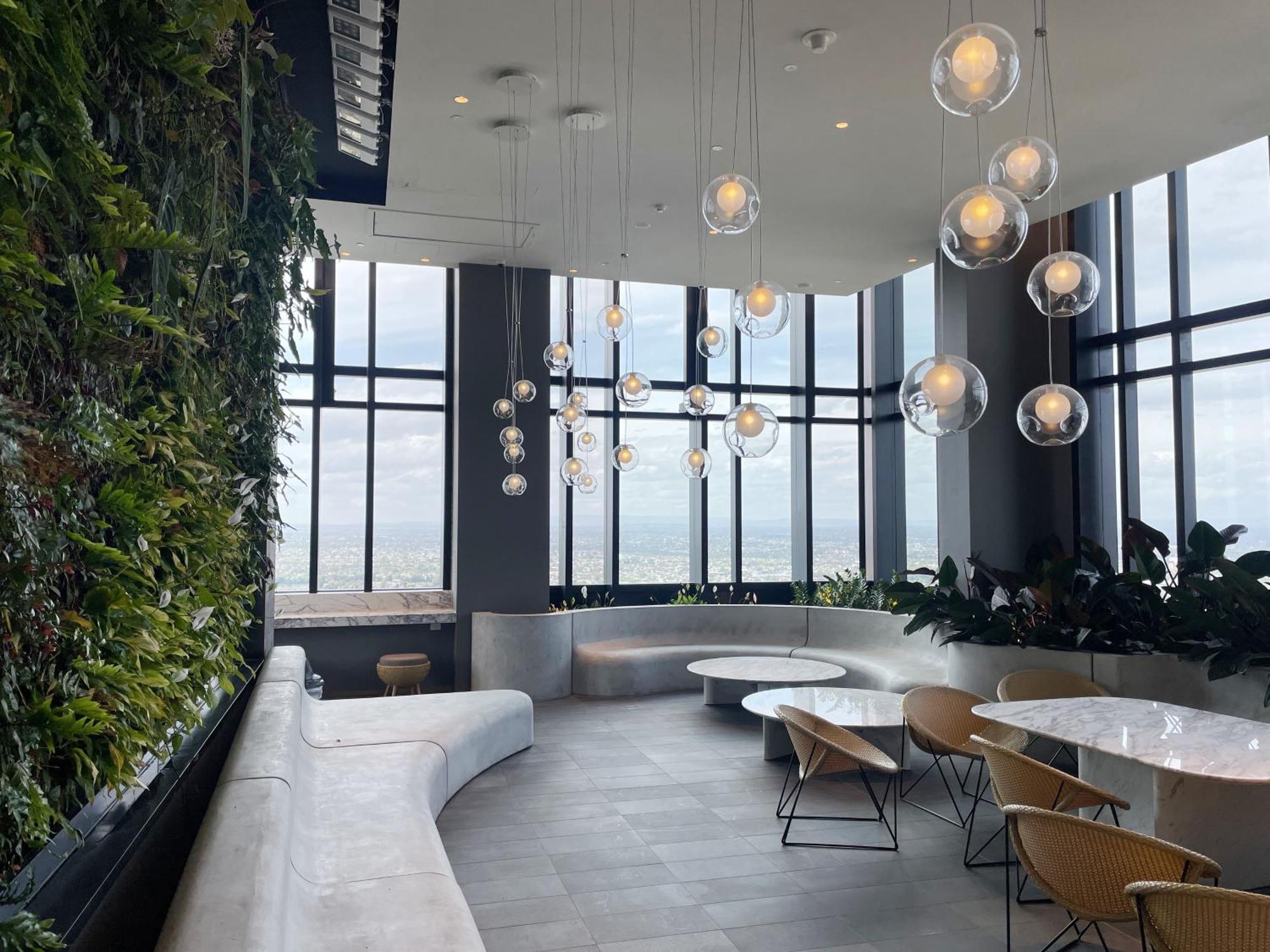 1br Elegant Urban Luxe In Carlton