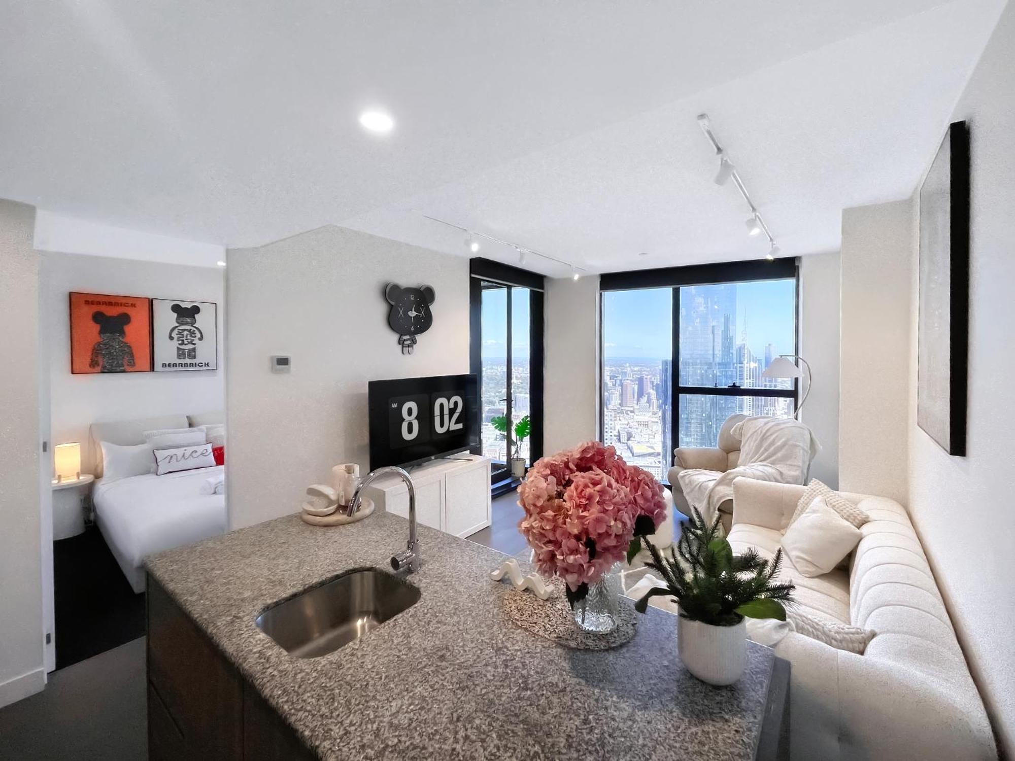 1br Elegant Urban Luxe In Carlton *
