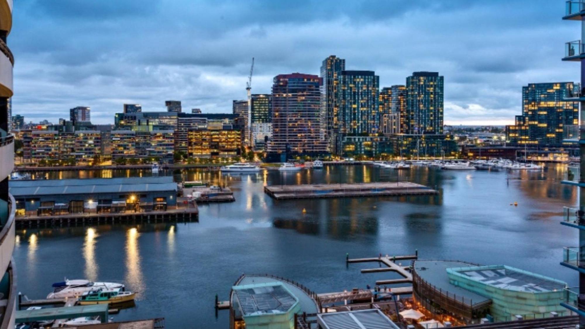 Docklands Cosy 1-bedroom With Wifi, Gym, Pool & Garden Terrace.