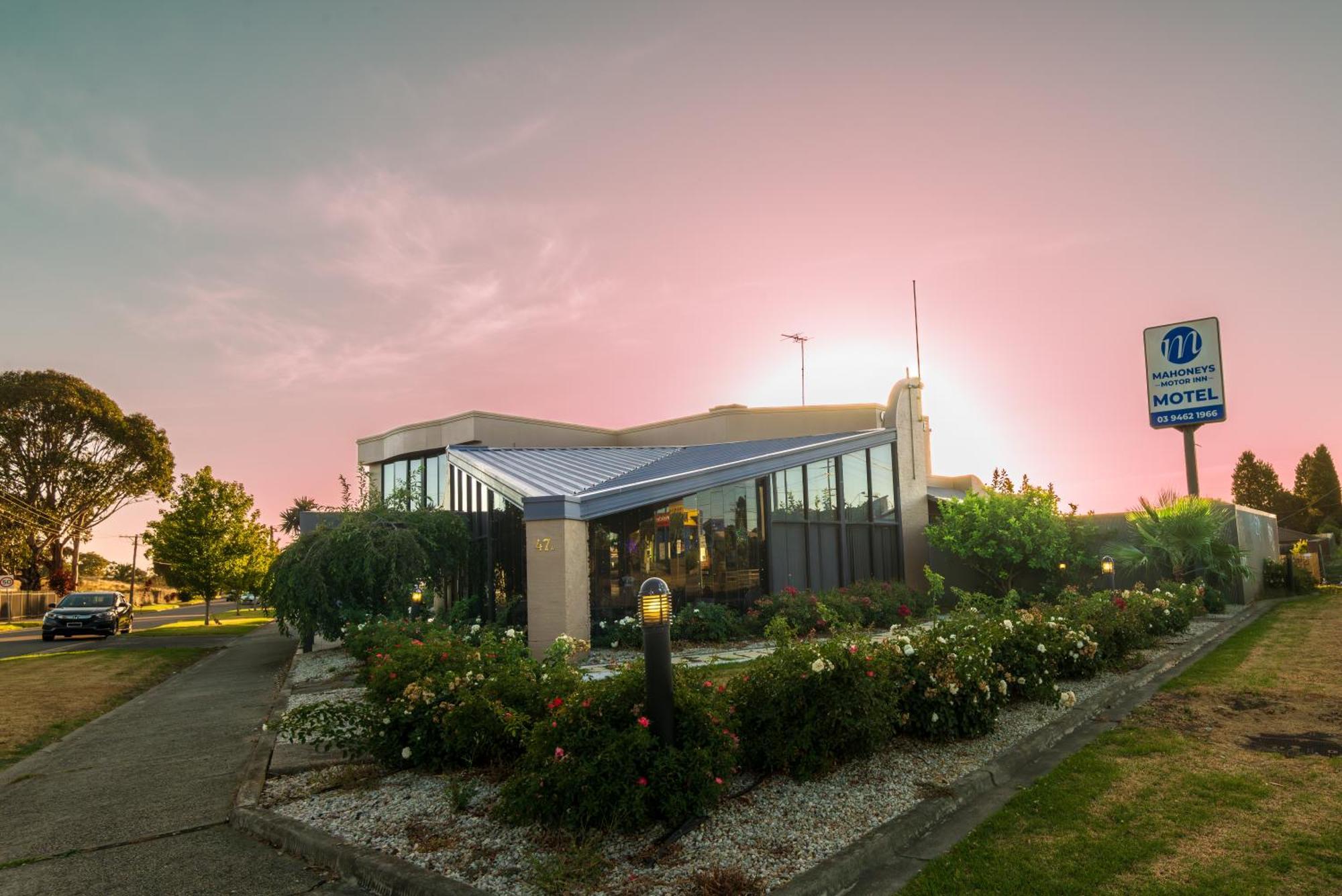 Mahoneys Motor motel Melbourne