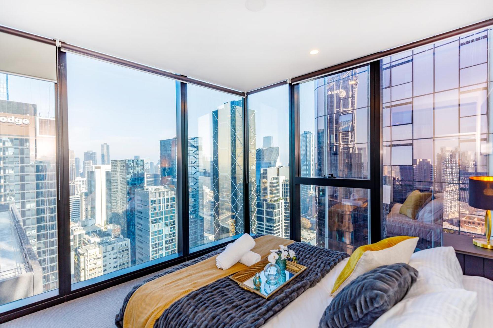 Prime Cbd, 180 Sky High Panoramic View-pool & Gym Apartment