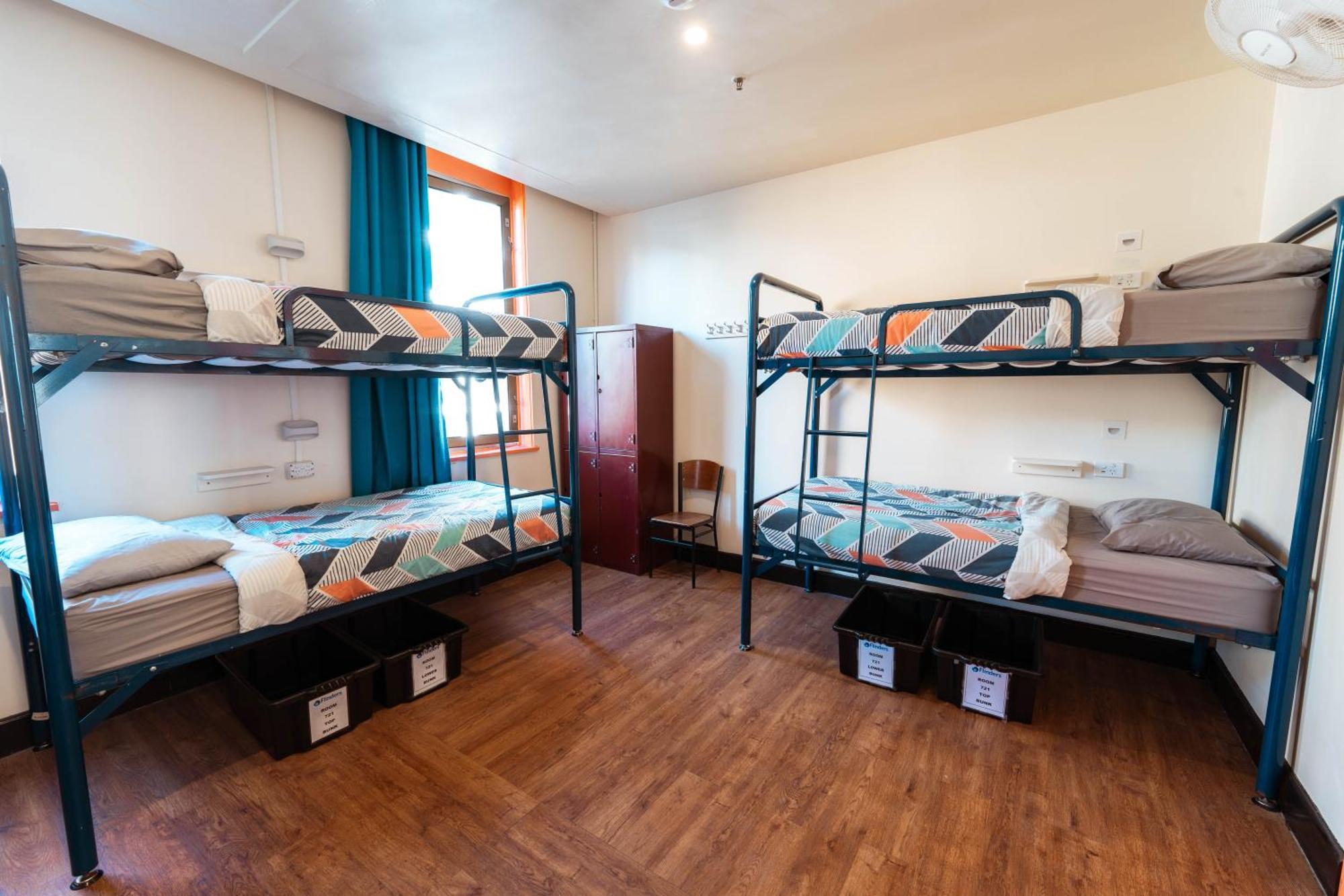Flinders Backpackers * Melbourne