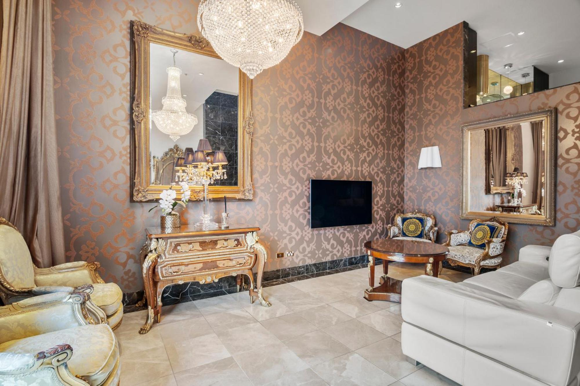 Luxury Mansion Of Elegance - Southbank Crown Gem
