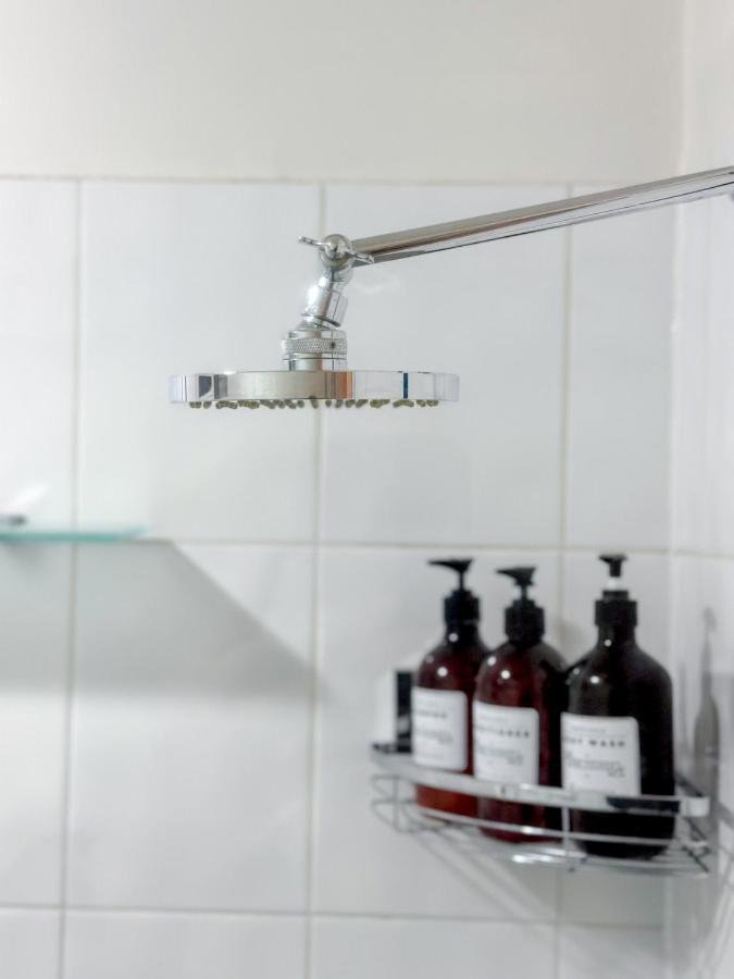 Chic Malvern Retreat, Ideal For Study, Relaxation, Fun Apartment Melbourne