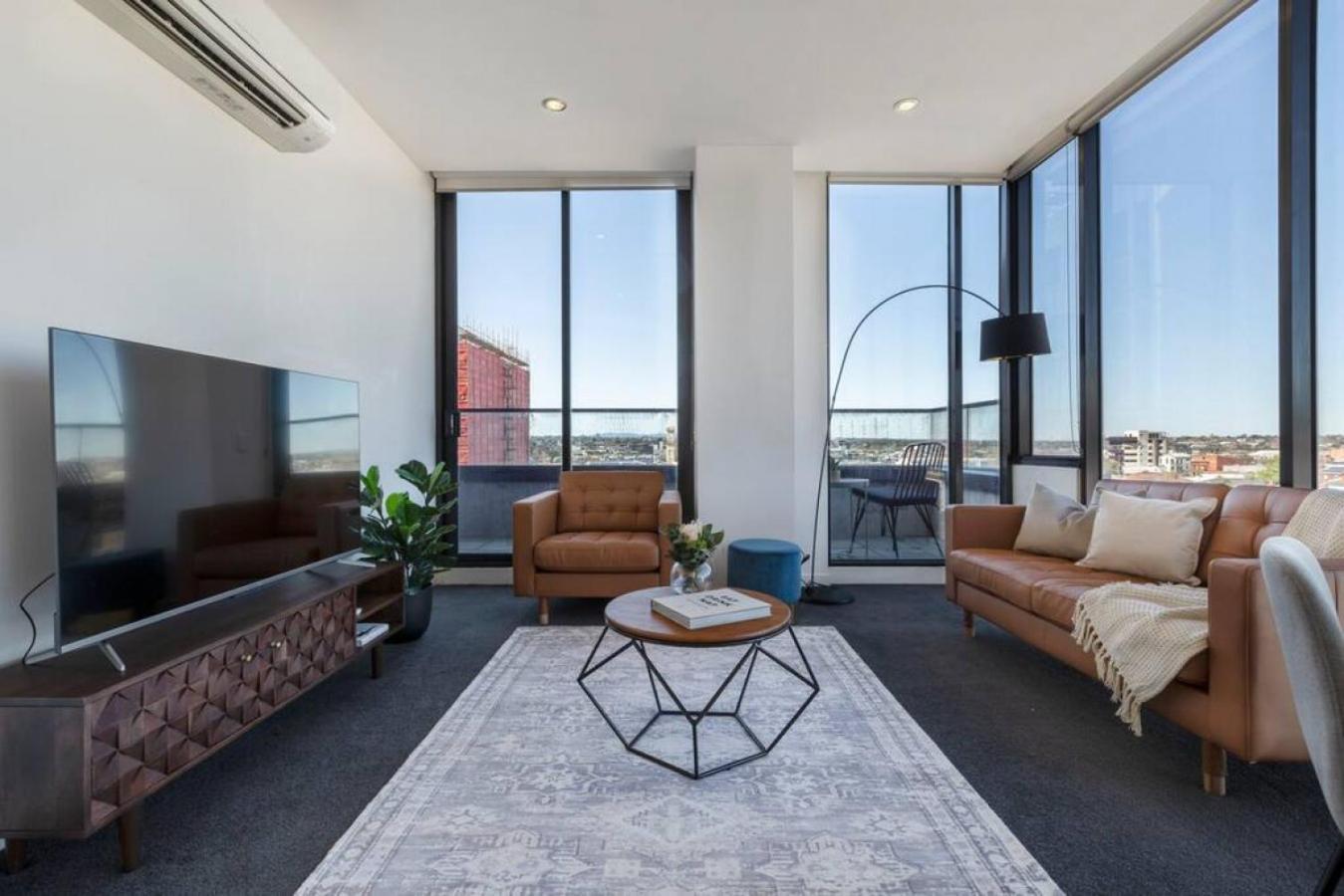 Apartment Panoramic Views In The Heart Of Richmond, 2 Brs