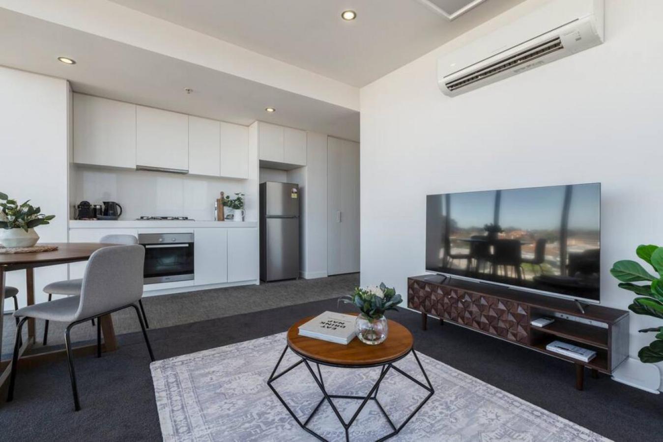 Panoramic Views In The Heart Of Richmond, 2 Brs Apartment Melbourne