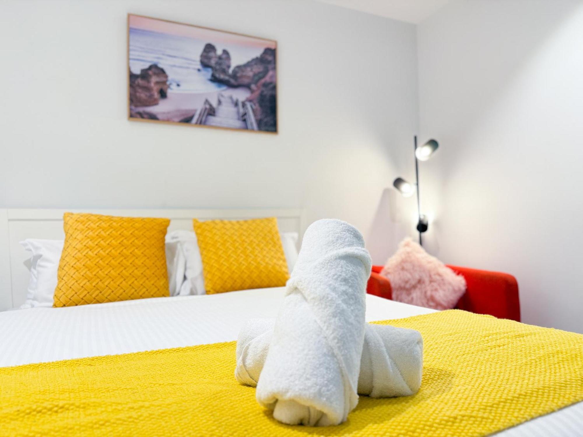 Modern Luxe Chic 2br Near Southern Cross Station