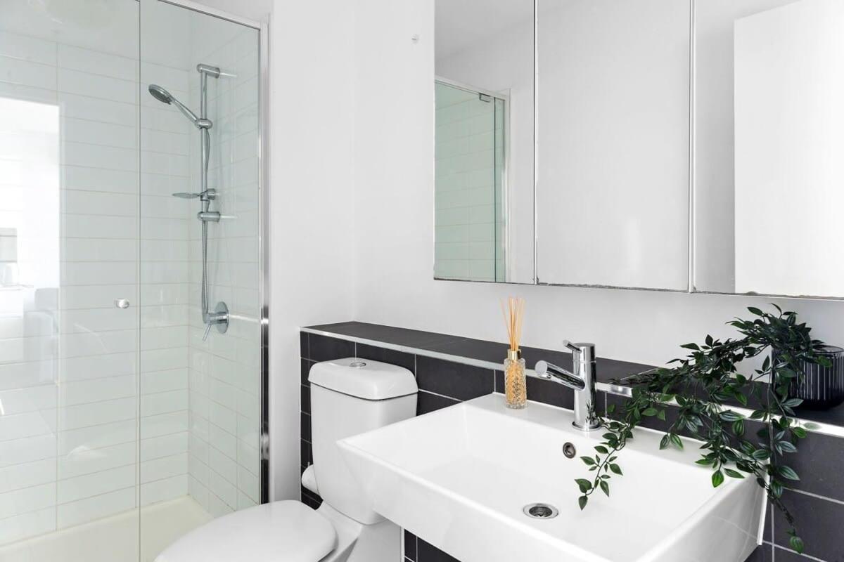 Apartamento A Cozy 2br On Spencer St With Free Parking Melbourne