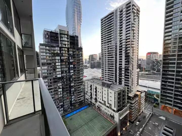 2br Centre Views & Netflix Apartment *