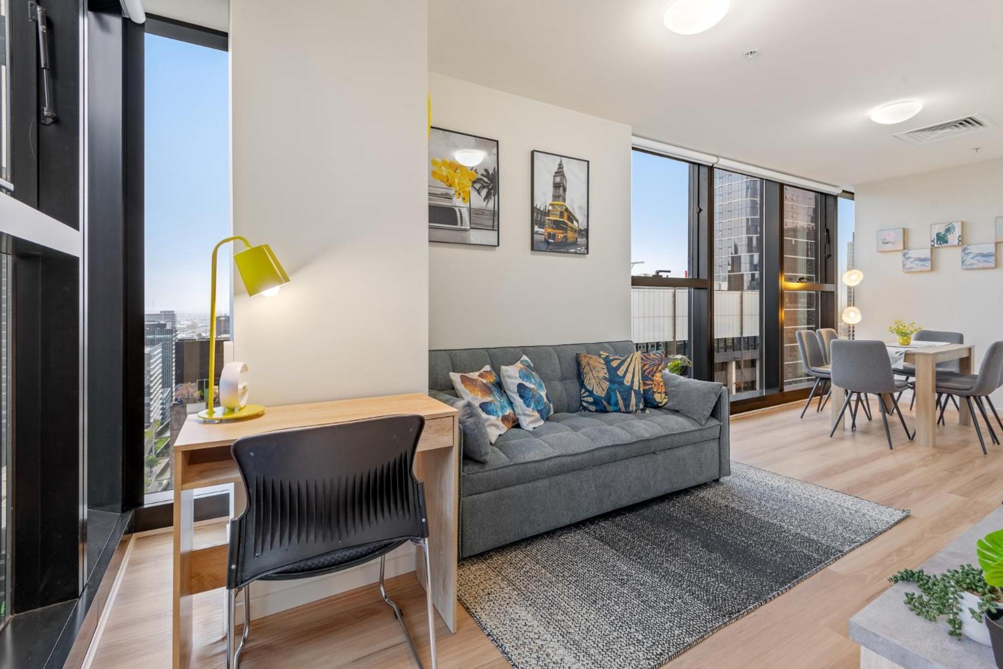 Sleek With Stunning Views & Pool Access Apartment Melbourne
