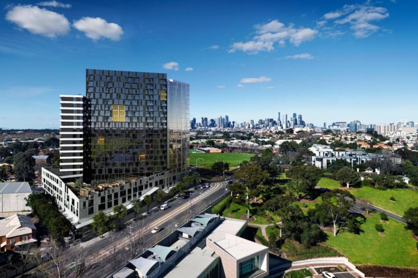 Luxe Flemington Cityscape Views Pool Gym Parking Melbourne