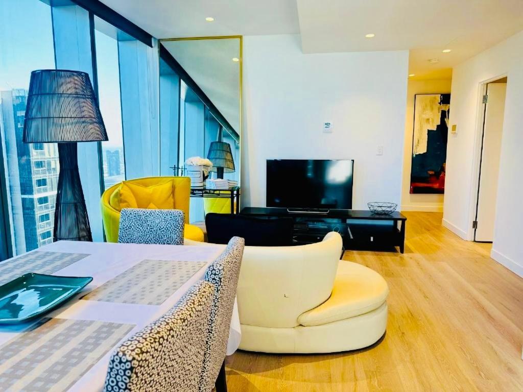 Royal Executive Living Executive Retreat Residency 41 *