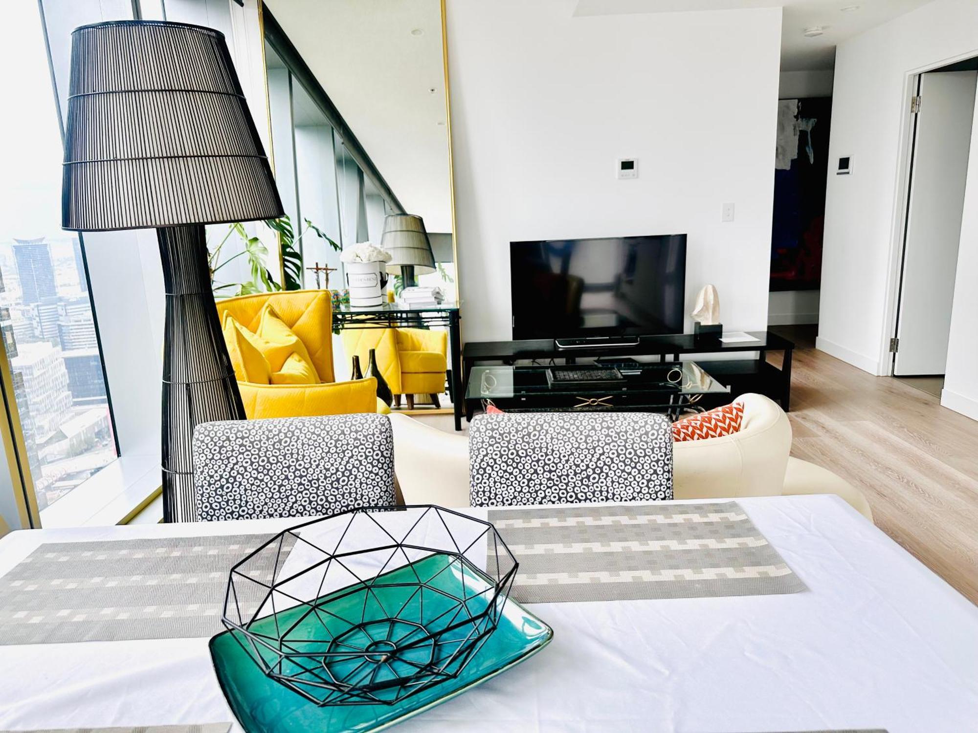 Royal Executive Living Executive Retreat Residency 41 *
