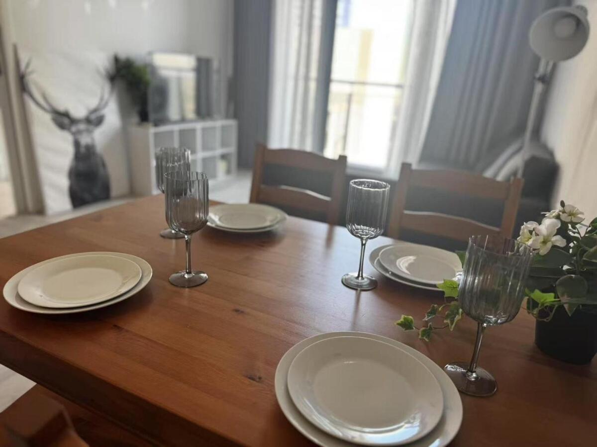Apartment Amazing Views Balcony Cbd 2br For 6 Guests Melbourne