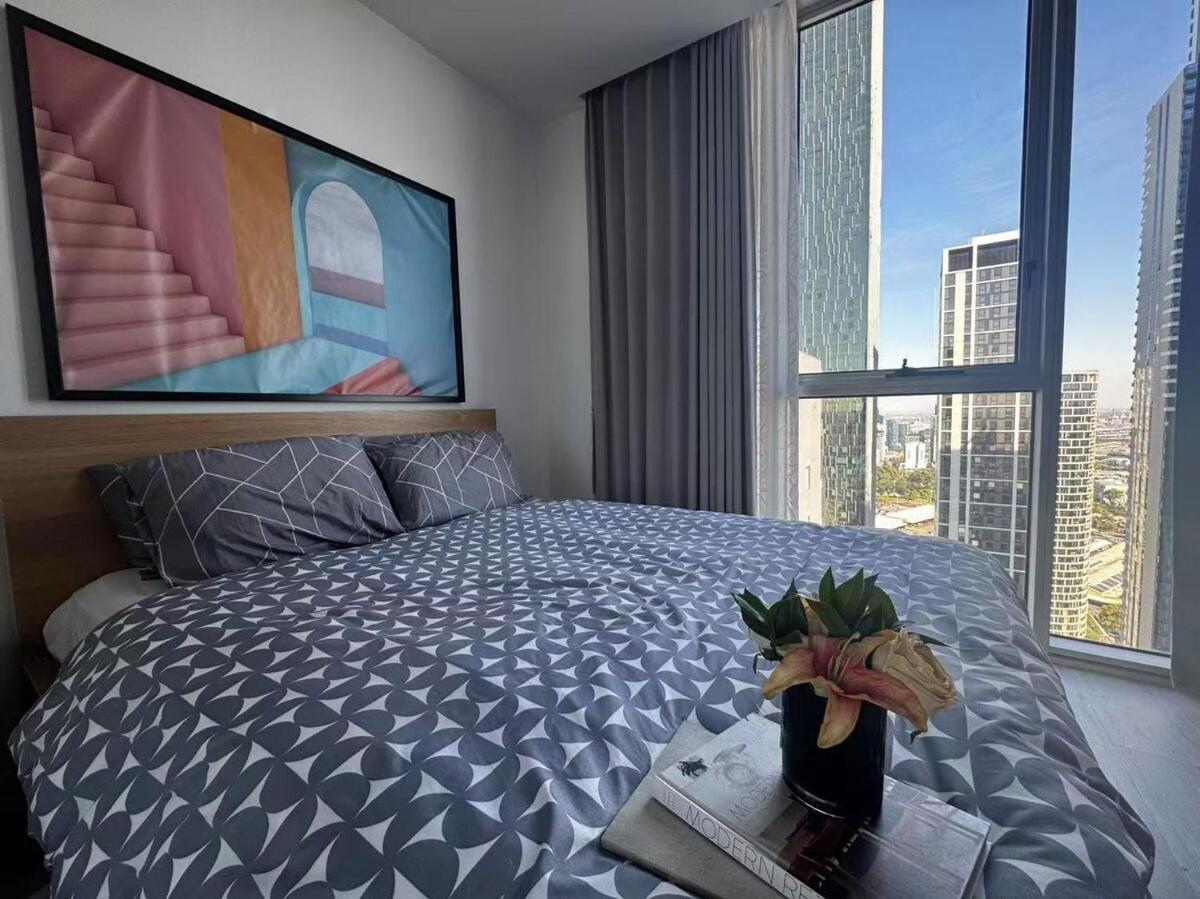 Apartment Amazing Views Balcony Cbd 2br For 6 Guests