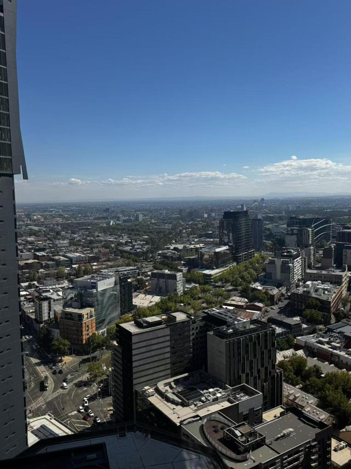 Amazing Views Balcony Cbd 2br For 6 Guests Melbourne