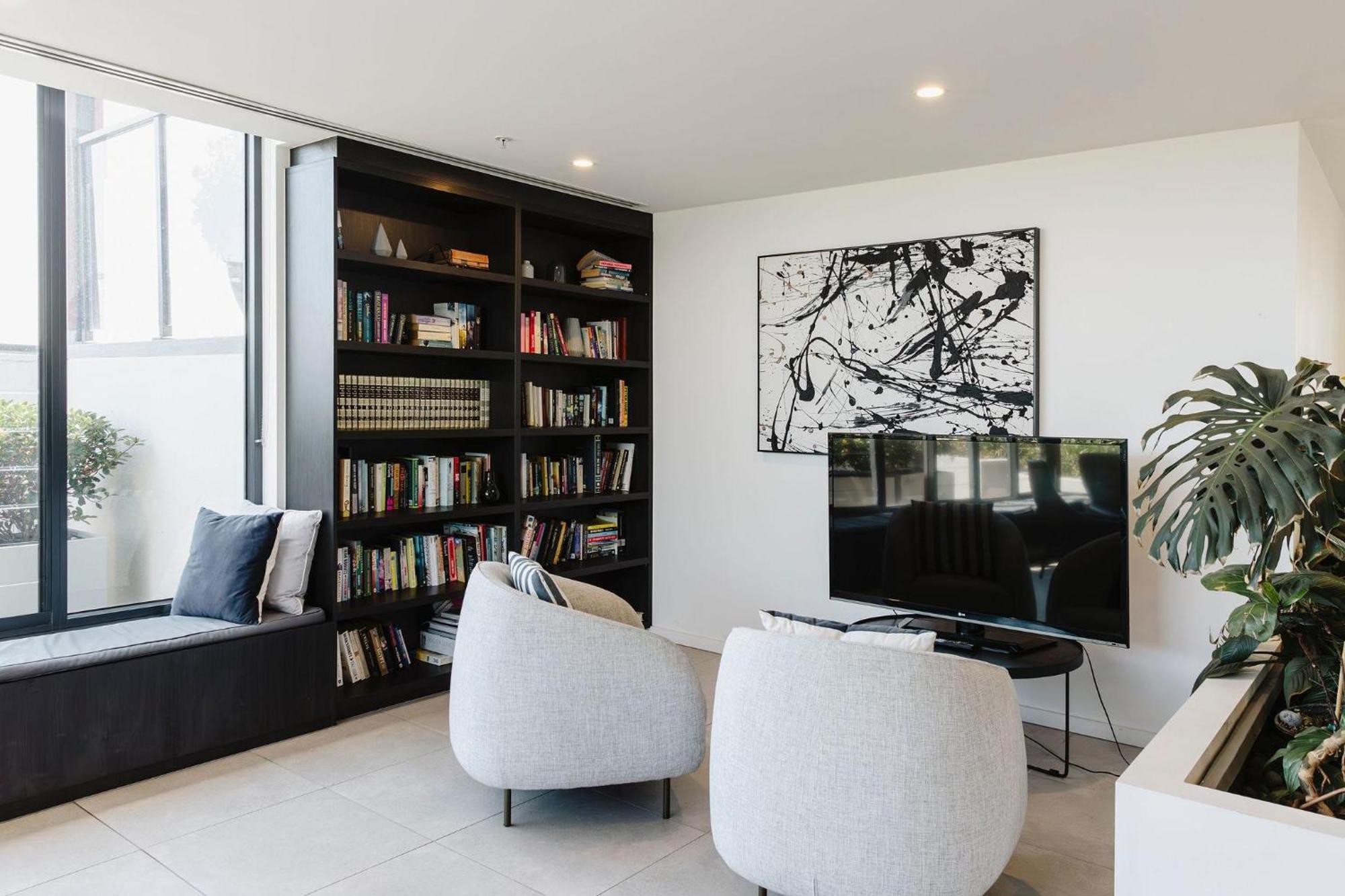 Apartment Abbotsford Abode With Pool Parking & Gym *