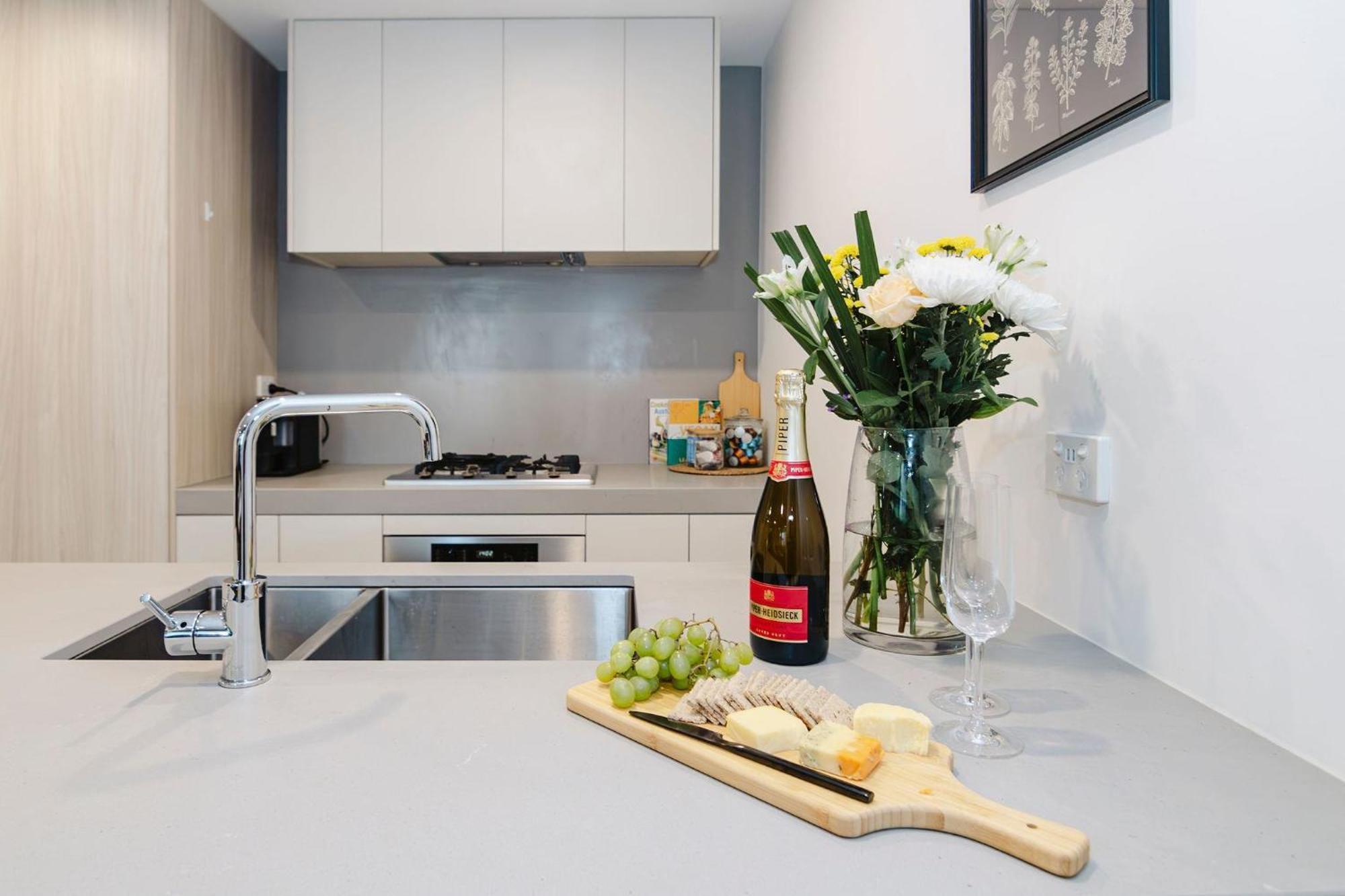 Apartment Abbotsford Abode With Pool Parking & Gym *