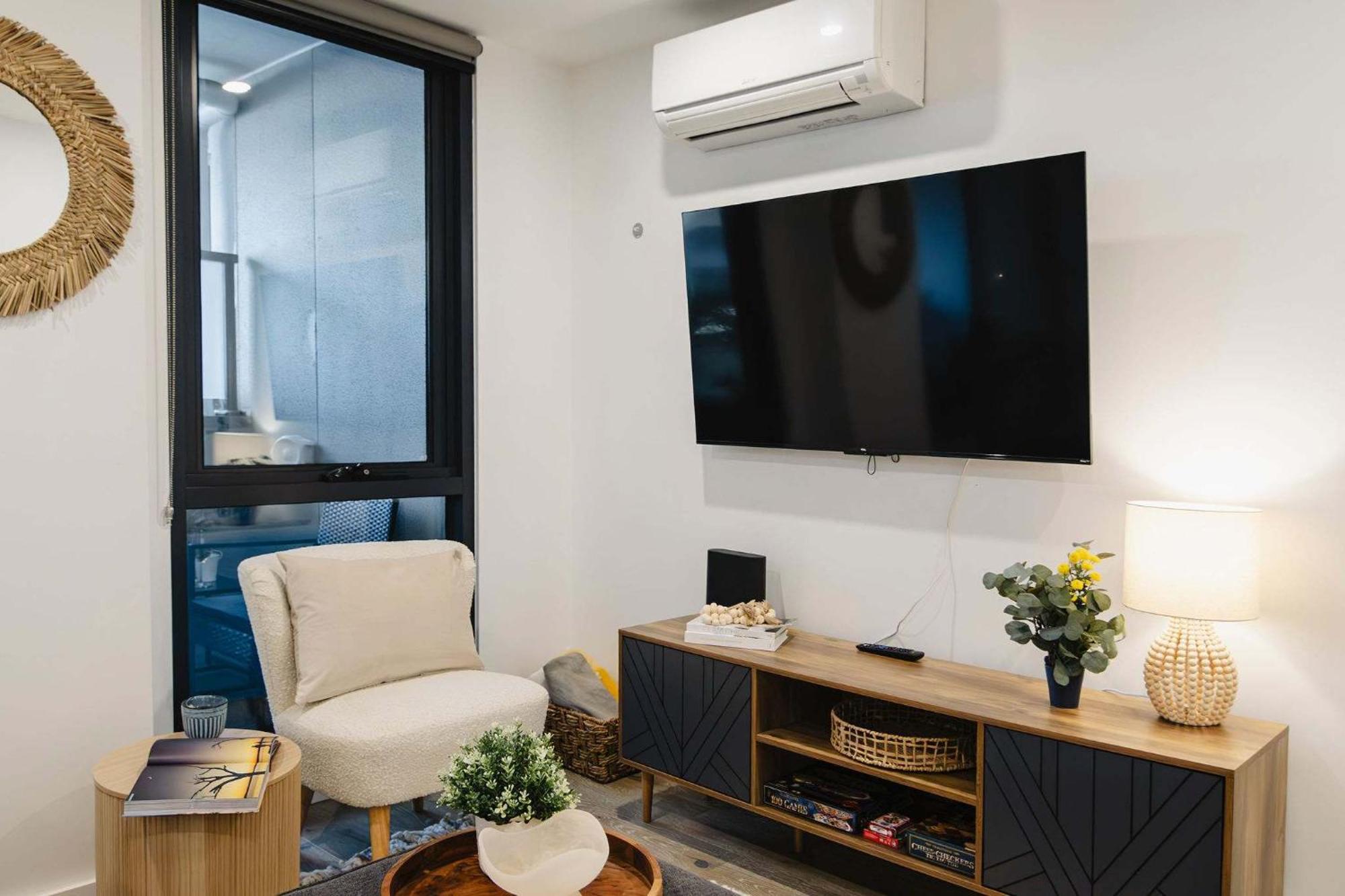 Abbotsford Abode With Pool Parking & Gym Melbourne