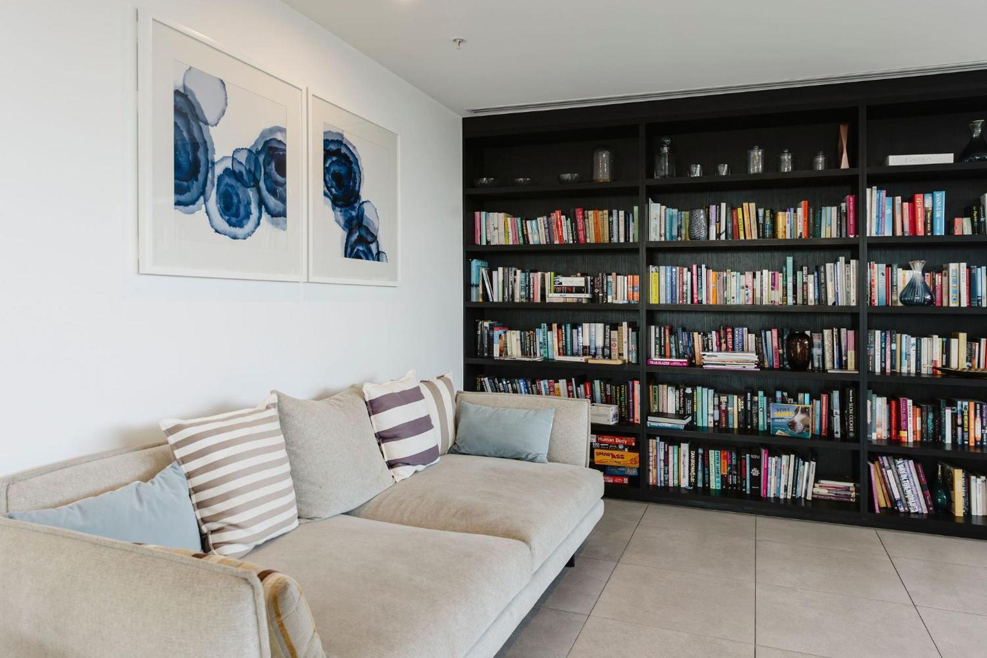 Apartment Abbotsford Abode With Pool Parking & Gym