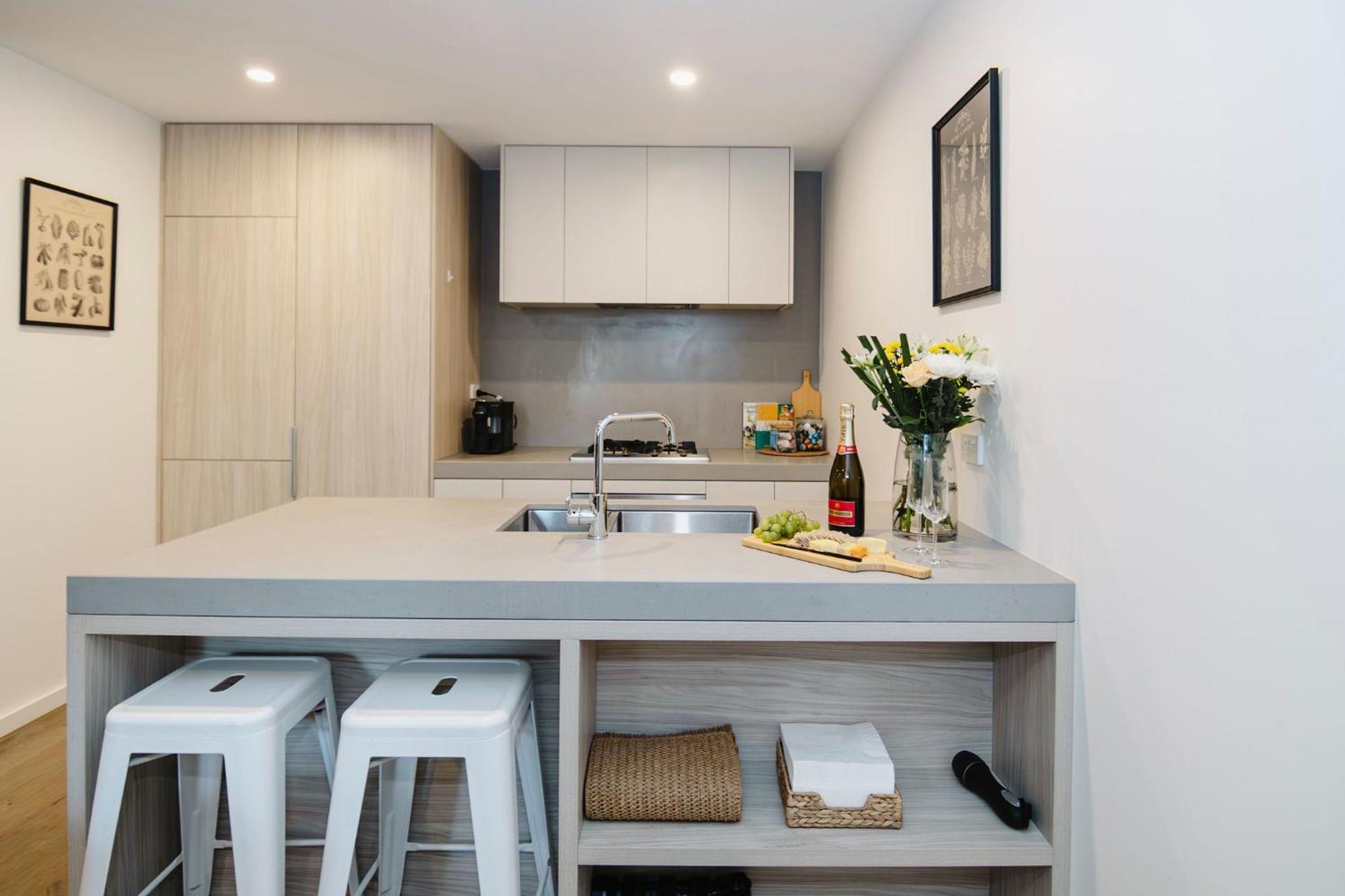 Apartment Abbotsford Abode With Pool Parking & Gym