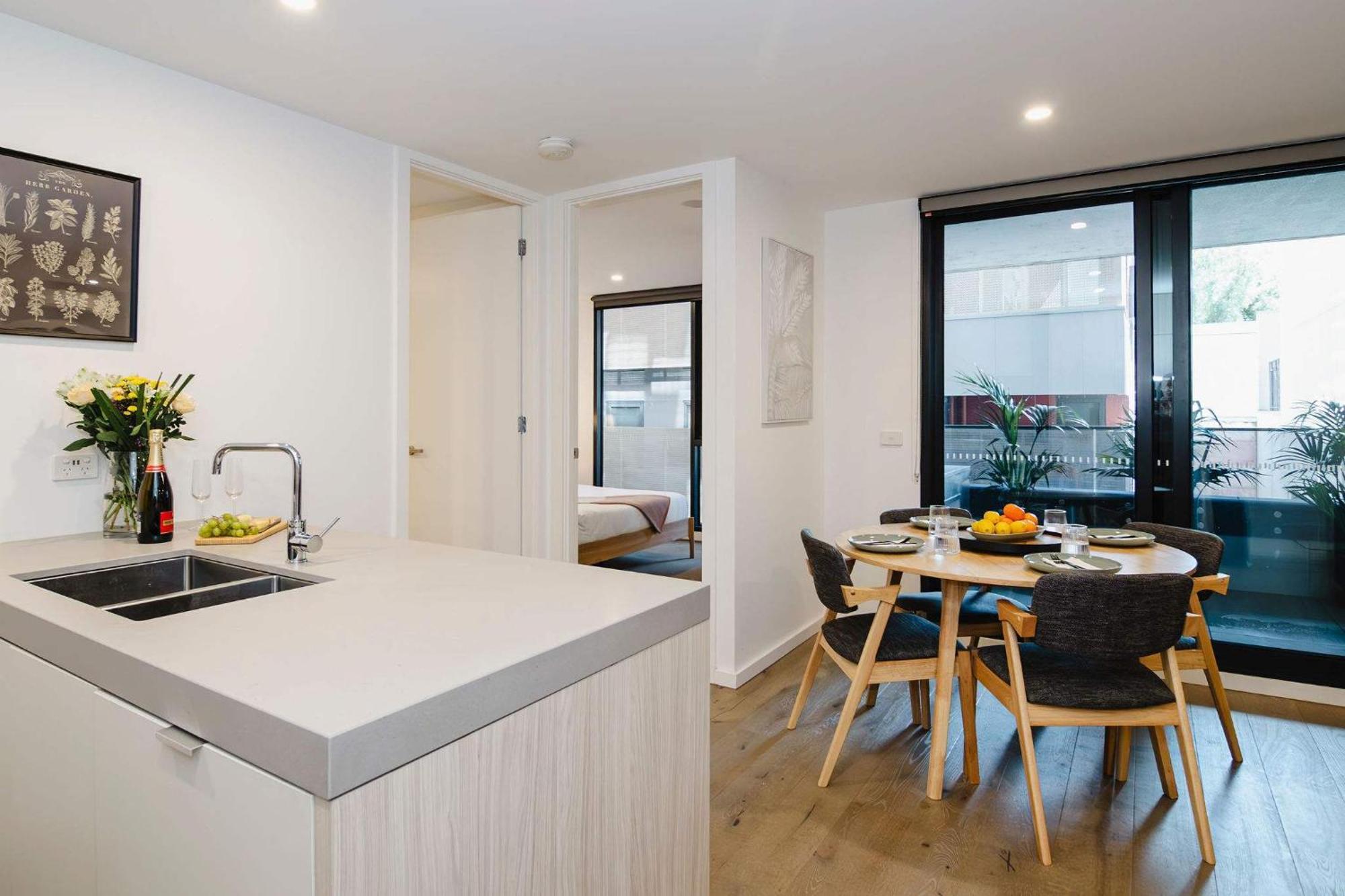 Apartment Abbotsford Abode With Pool Parking & Gym