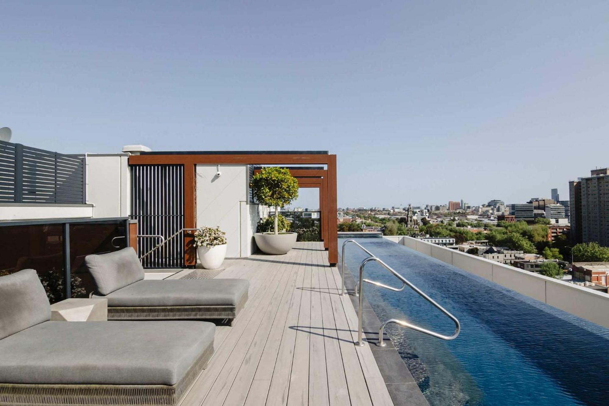 Abbotsford Abode With Pool Parking & Gym Apartment *