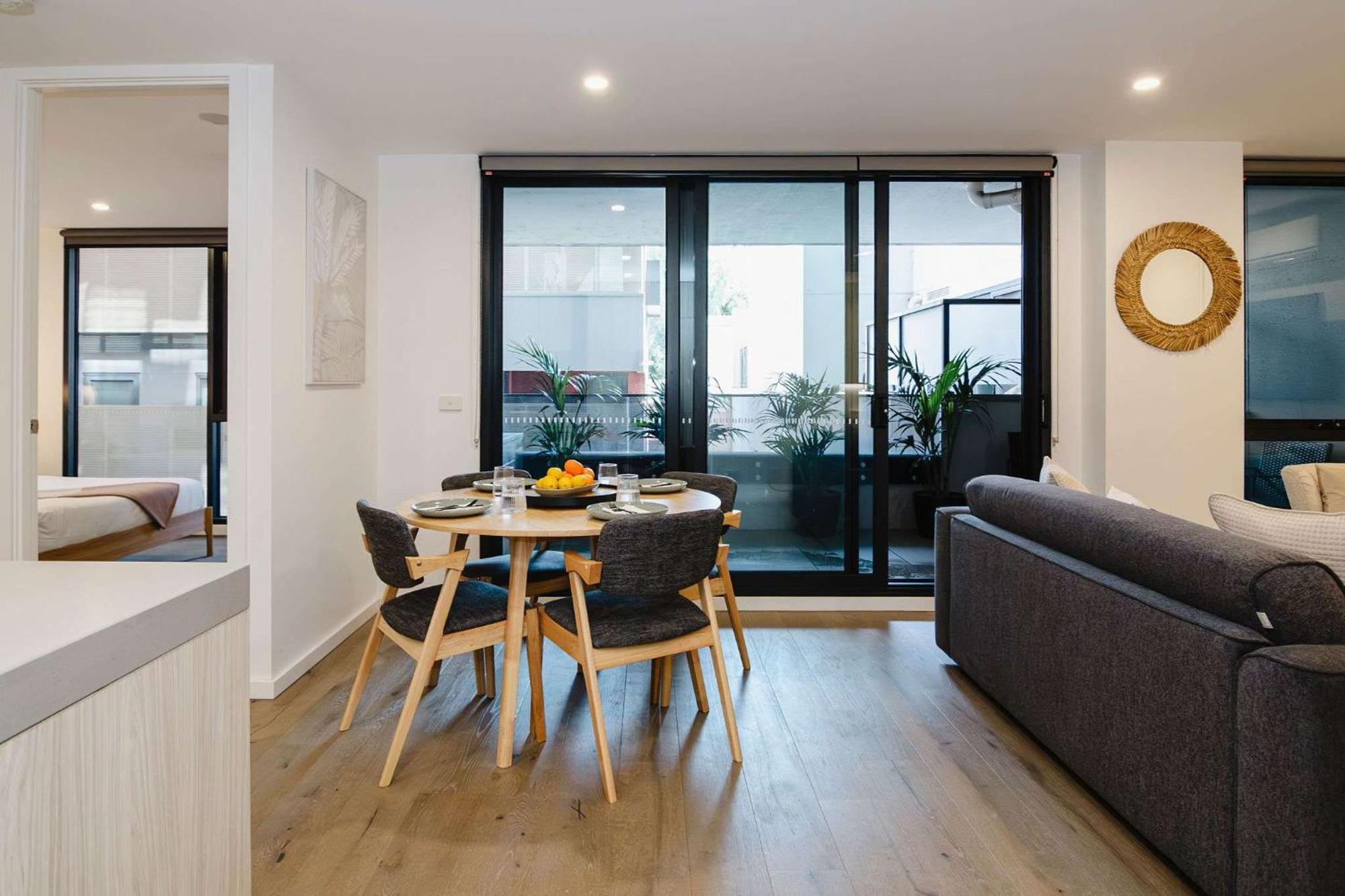 Apartment Abbotsford Abode With Pool Parking & Gym Melbourne