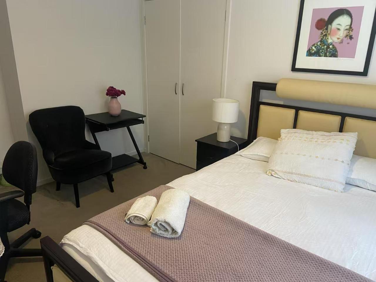Homestay Lakes Warm House Melbourne
