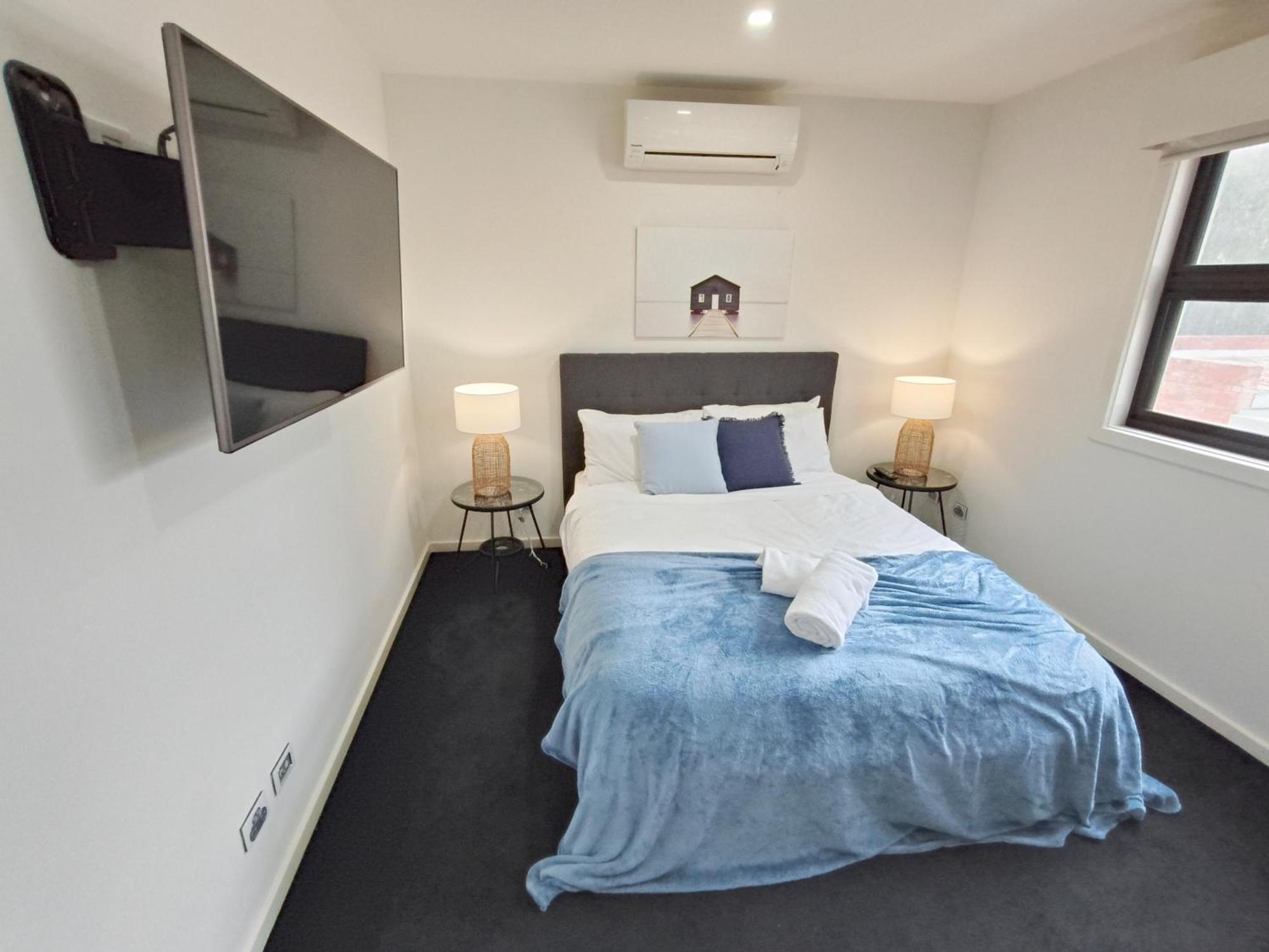 Holiday home Luxury Beachside Townhouse - Walk To - Private Rooftop Terrace *