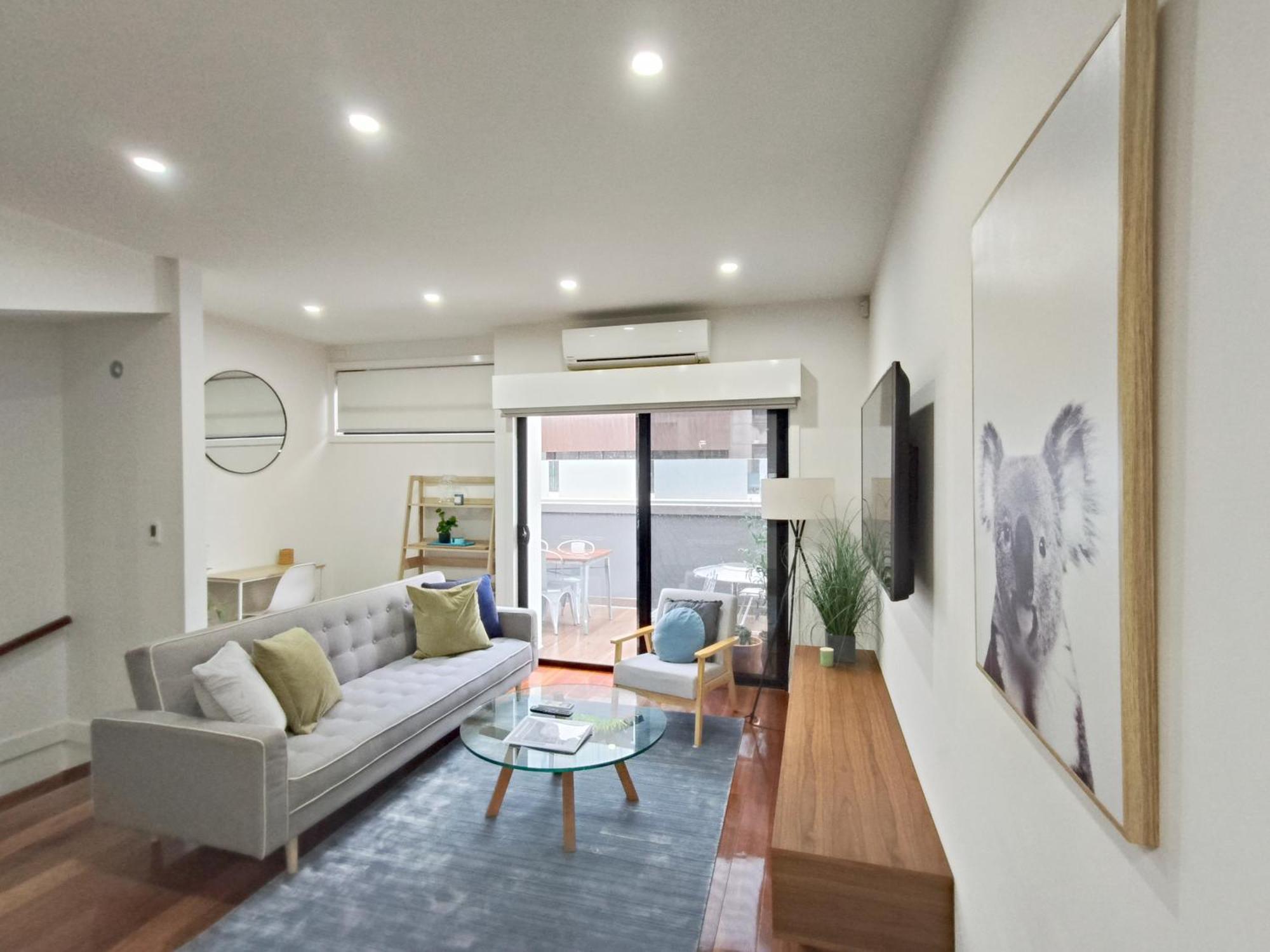 Holiday home Luxury Beachside Townhouse - Walk To - Private Rooftop Terrace