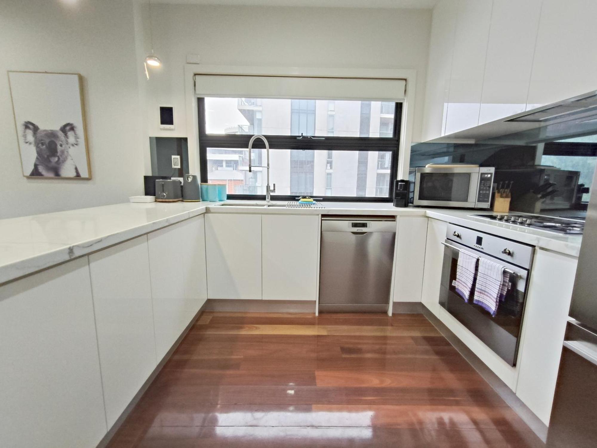 Holiday home Luxury Beachside Townhouse - Walk To - Private Rooftop Terrace Melbourne