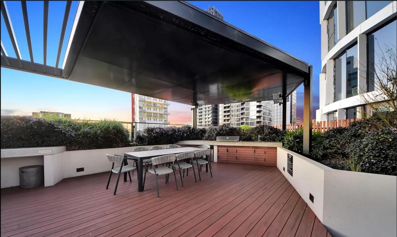 Modern Soho Duplex Free Parking - View *