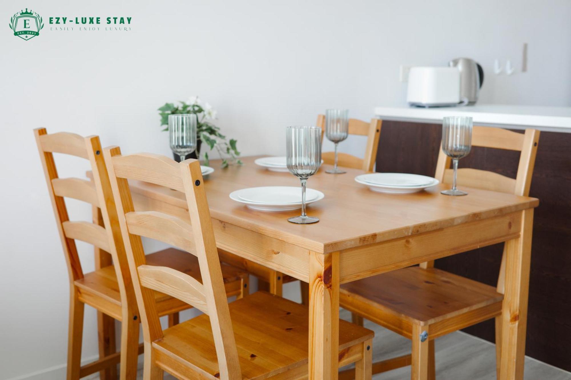 Amazing Views Balcony Cbd 2br For 6 Guests Apartment *