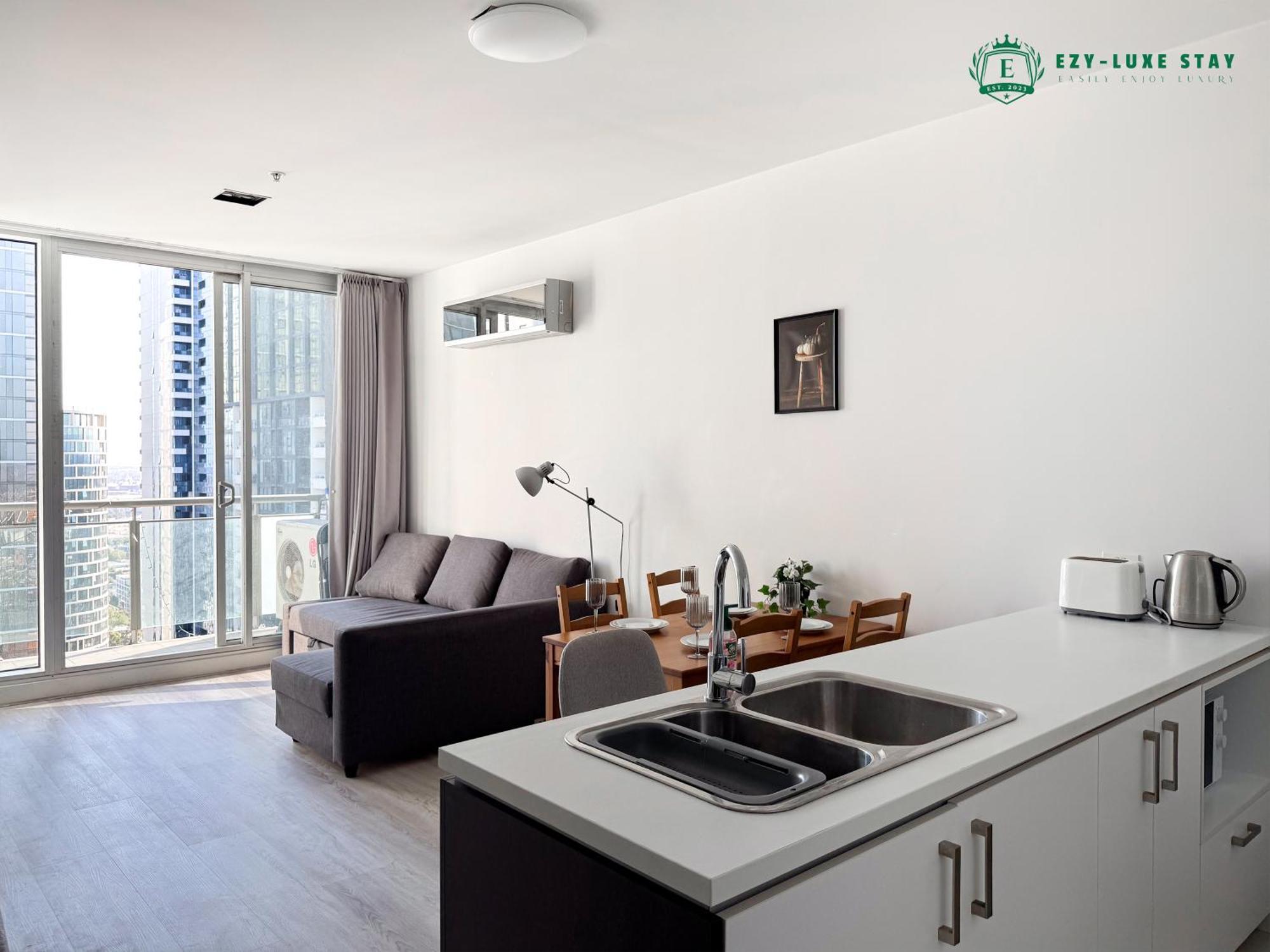 Amazing Views Balcony Cbd 2br For 6 Guests