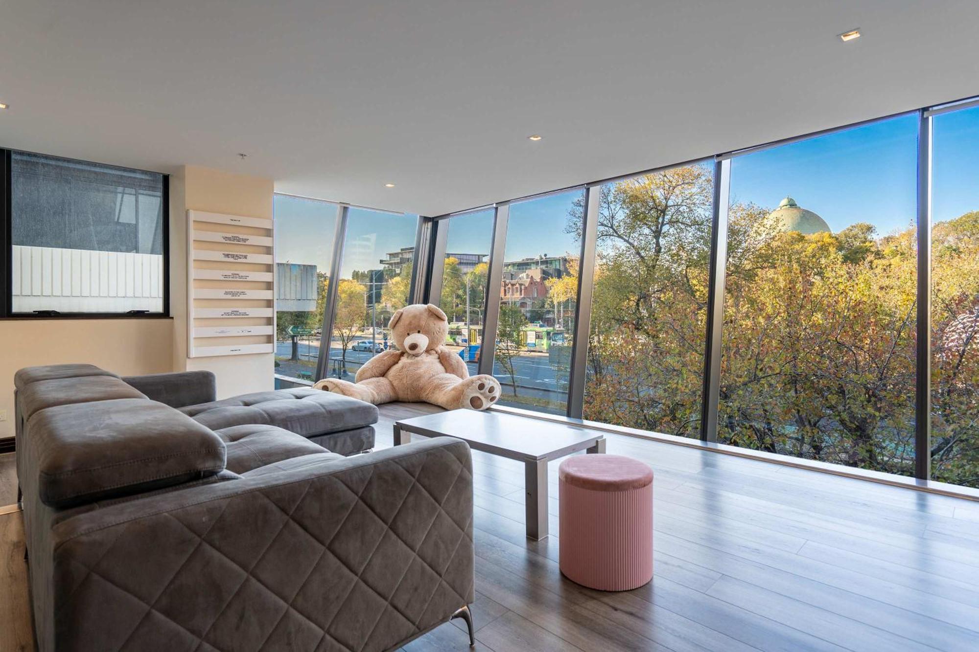 Apartment Grand St Kilda 2-story Sub-penthouse