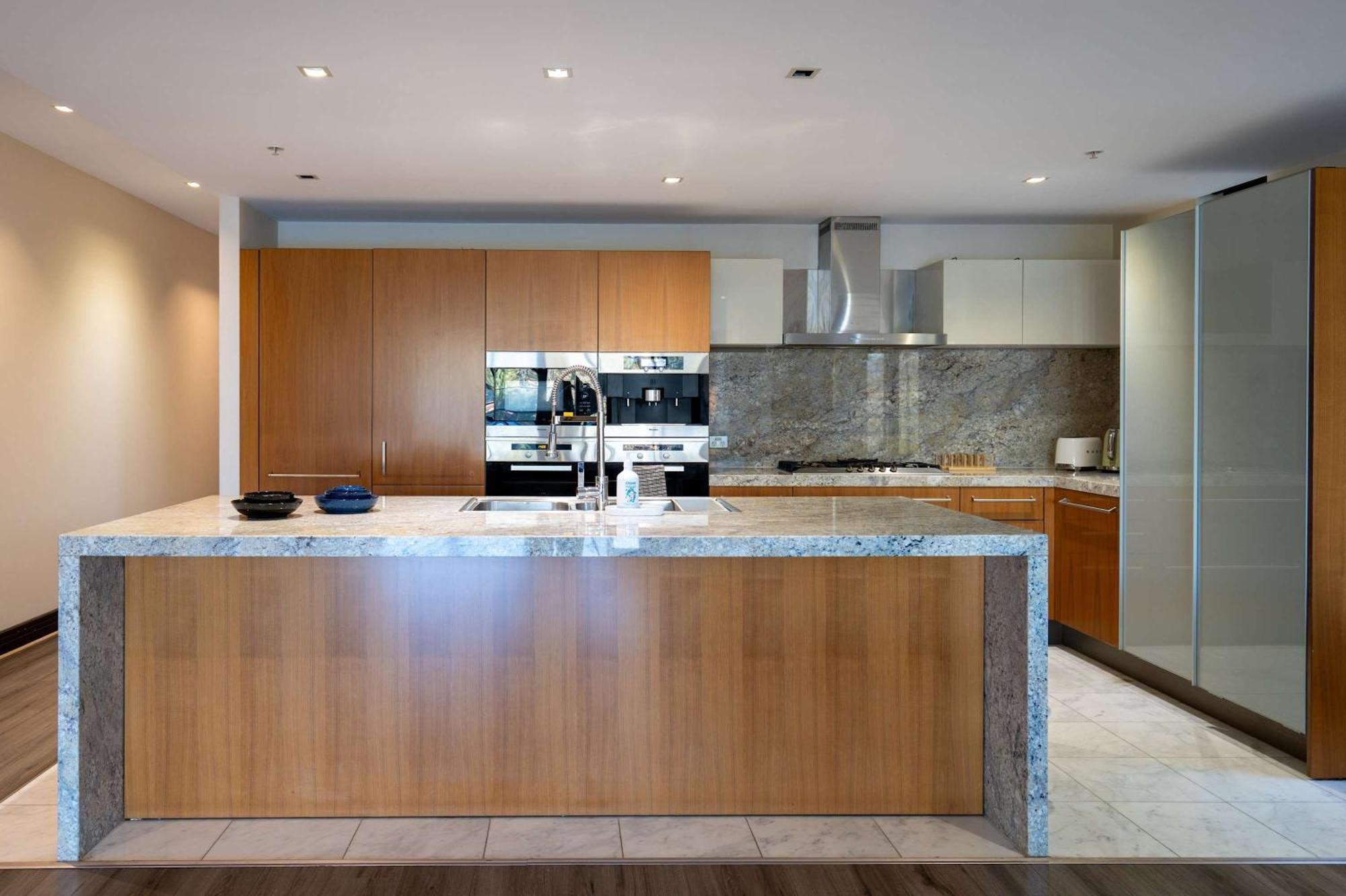 Apartment Grand St Kilda 2-story Sub-penthouse Melbourne