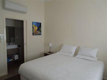 Hotel Naughtons Hotel Melbourne