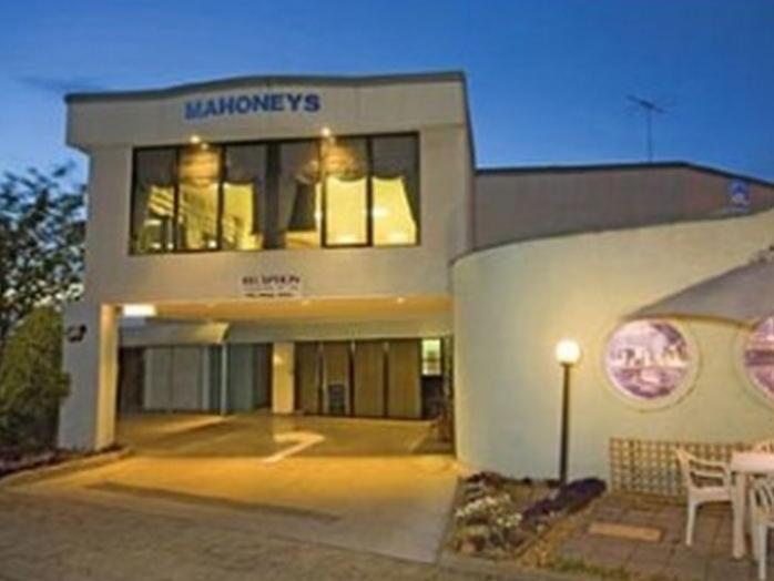 Mahoneys Motor motel