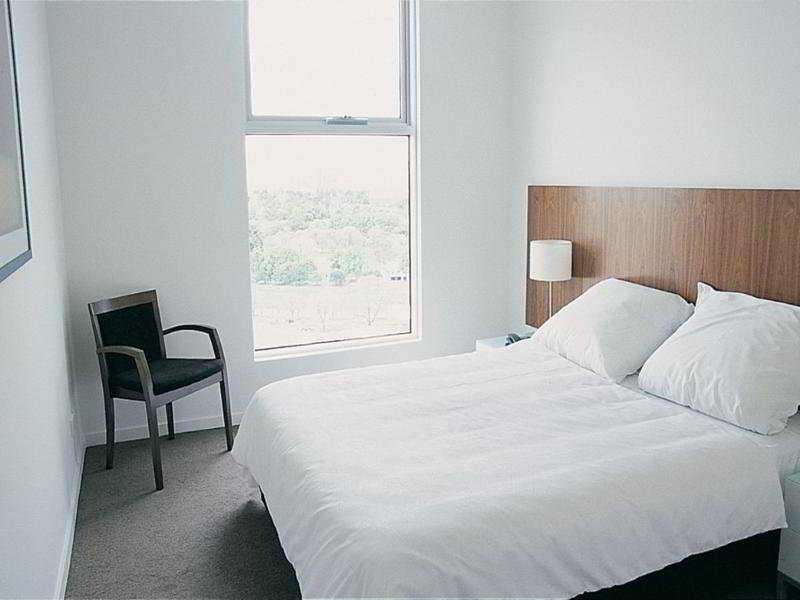 Adina Flinders Street Aparthotel