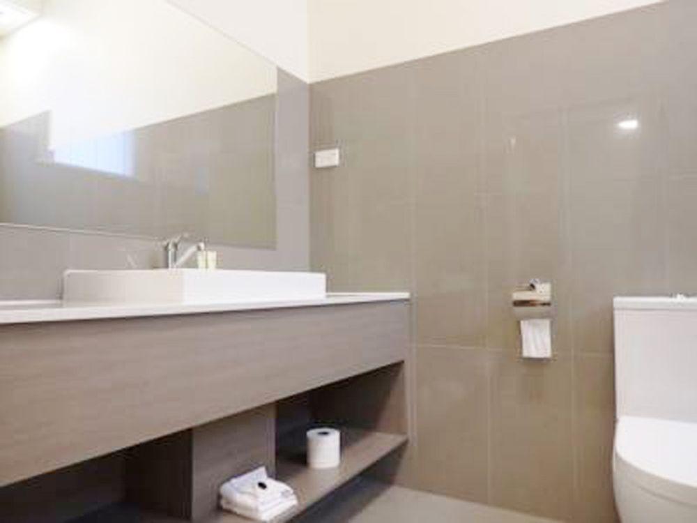 Naughtons Hotel 3*