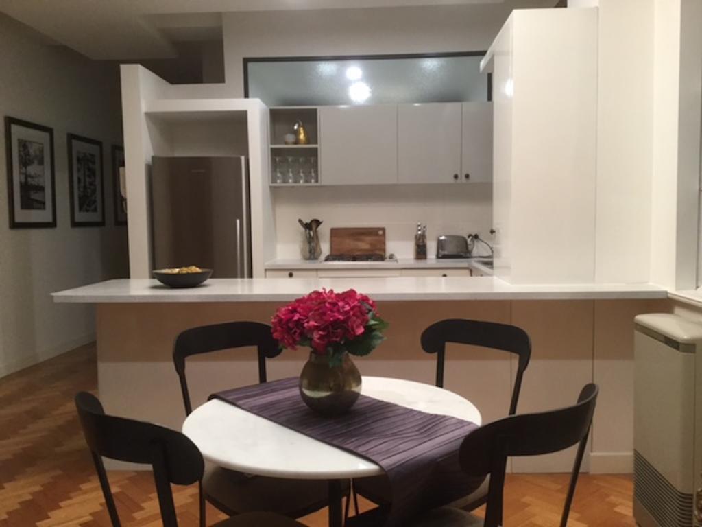 Staycentral - Little Paris Cbd Melbourne Apartment *