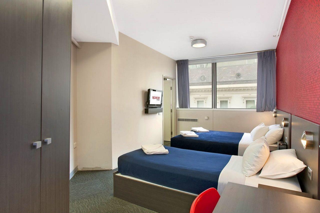 Space Hostel *