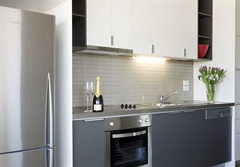 Caroline Serviced Brighton Aparthotel Melbourne