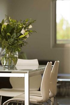 Caroline Serviced Brighton Aparthotel Melbourne