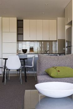 Aparthotel Caroline Serviced Brighton 4*
